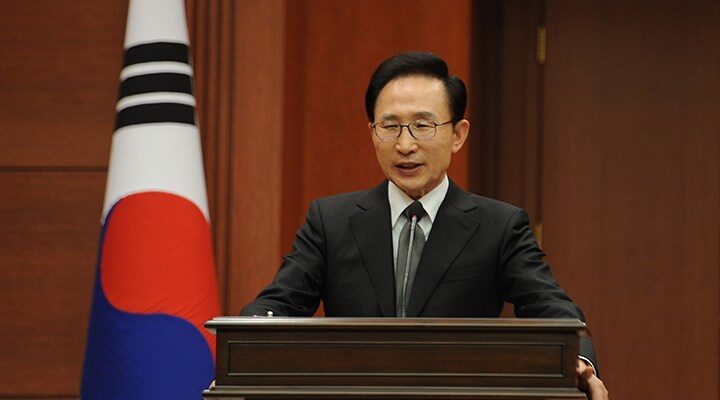 Güney Kore’nin eski Devlet Başkanı Lee yolsuzluktan cezaevine girdi