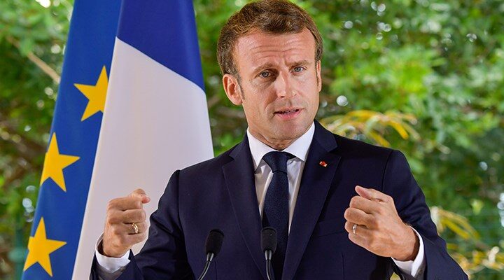 Macron: Ben karikatürleri değil, fikir özgürlüğünü savunuyorum