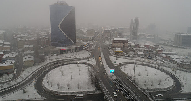 İstanbul’da etkili olan kar yağışı drone ile görüntülendi