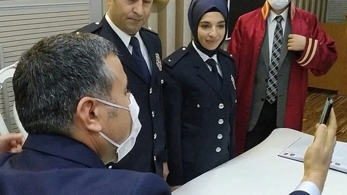 İçişleri Bakanı Süleyman Soylu’dan sürpriz! Düzce’deki polis çiftin nikahına görüntülü bağlandı