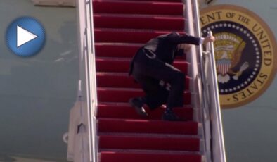 ABD Başkanı Joe Biden uçağa binerken merdivenlerde 3 kez düştü