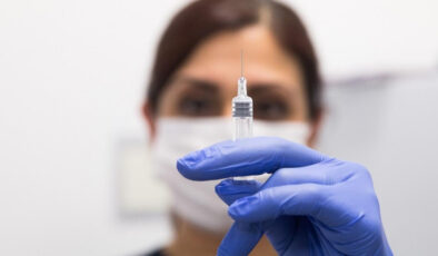 İki doz aşı olanlara karantina uygulaması kalktı