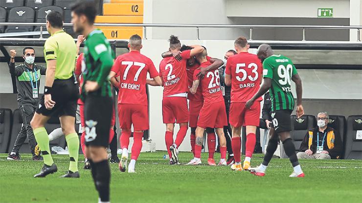 Keçiörengücü Akhisarsporu nakavt etti