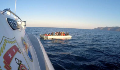 Yunanistan’ın ölüme terk ettiği kaçak göçmenleri Sahil Güvenlik kurtardı