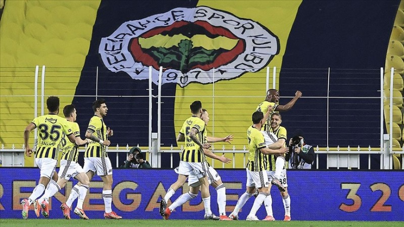 Fenerbahçe zirve çıkışını sürdürdü