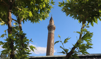 825 yıllık Sivas Ulu Camii’nin restorasyon çalışmalarına eğik minaresinden başlanacak