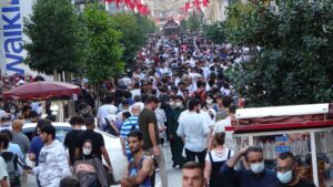Bayramın son gününde Taksim’de yoğunluk oluştu