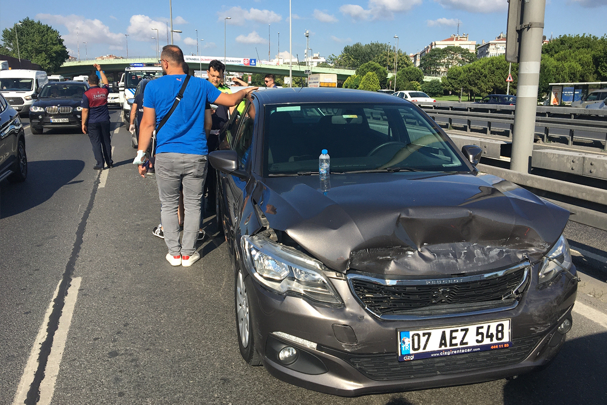 Belçika’dan İstanbul’a bir günlüğüne geldi, kiraladığı araçla kaza yaptı