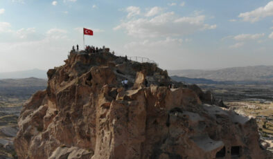 Kapadokya’nın simgelerinden Uçhisar Kalesi yeniden ziyarete açıldı