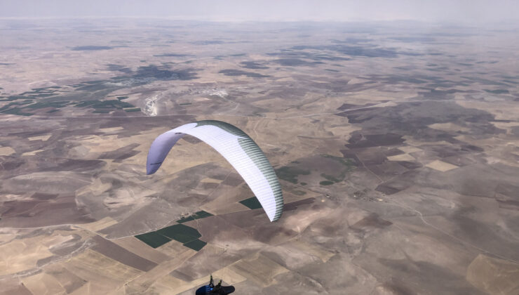 Paraşütle Türkiye rekoru: 9 saat boyunca 375 kilometre uçtular