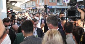 Akşener’in Bayburt ziyaretinde vatandaşlarla partililer arasında arbede
