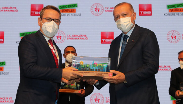 Cumhurbaşkanı Erdoğan’dan Başakşehir’e ödül