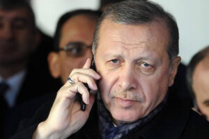 Kırgızistan Cumhurbaşkanı Caparov ile Cumhurbaşkanı Erdoğan telefonda görüştü
