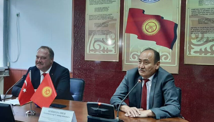 Türkiye’den Kırgızistan’a 150 bin doz Covid-19 aşı desteği