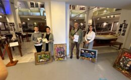 Vedat Akman tablolarını müzeye bağışladı