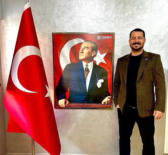İş Dünyasındaki Tecrübesini Siyasete Taşıyor
